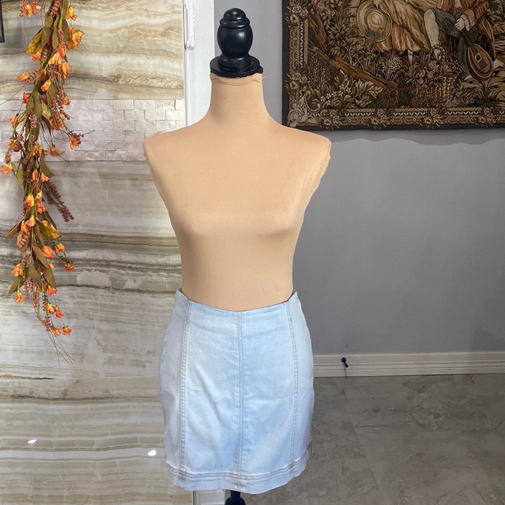 Wild Fable light wash blue jean skirt. Size 2. Gently worn.